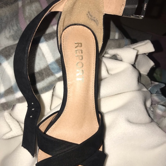 Heels - Picture 3 of 3